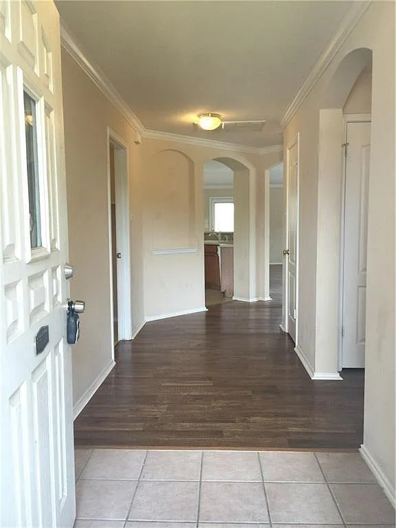 3 bed, 2.0 bath, 1696 sqft, $1,950 — Photo 2
