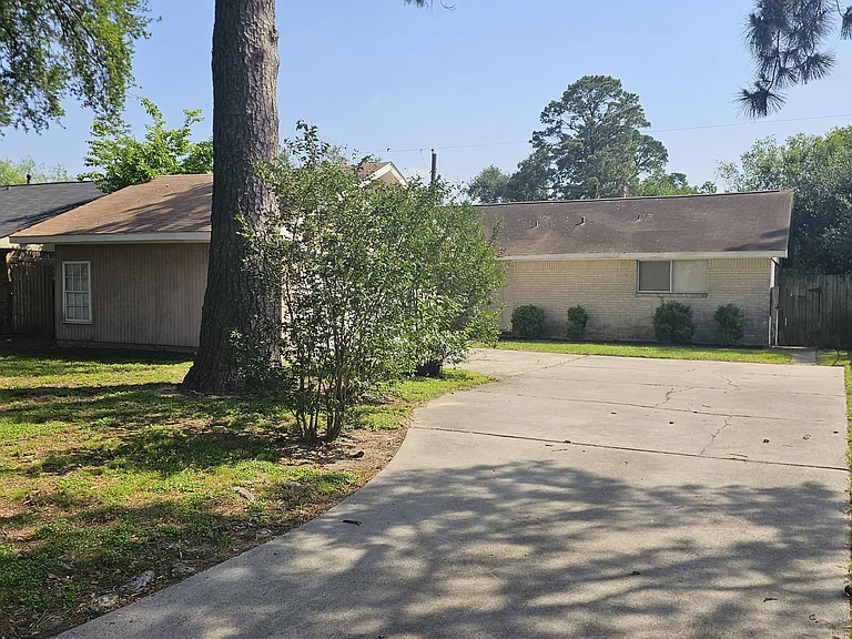 5118 Mauritz Dr — Photo 2