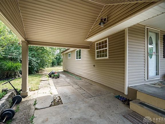 4th image of 4765 Willowview Dr