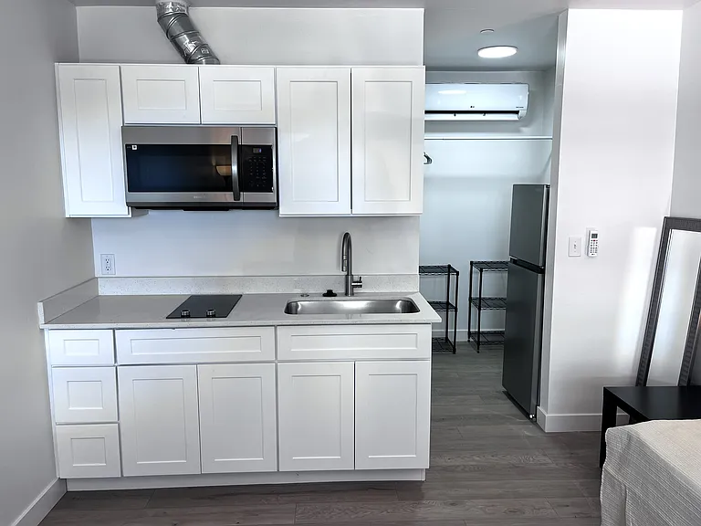 Western Hills Apartments — Photo 14