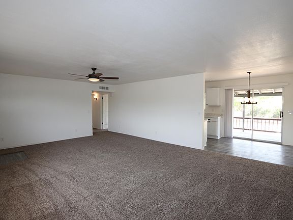 3rd image of 5539 W Montana St