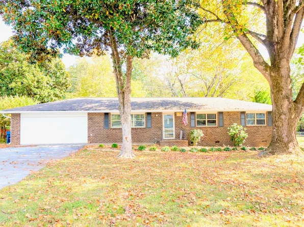 121 Hamel Dr, Chickamauga, GA 30707