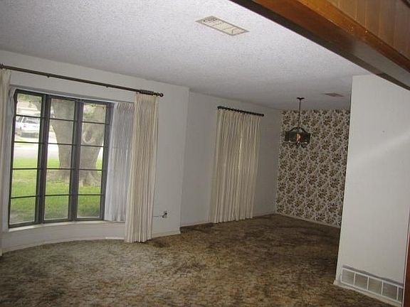 3rd image of 4517 Cinnamon Hill Dr