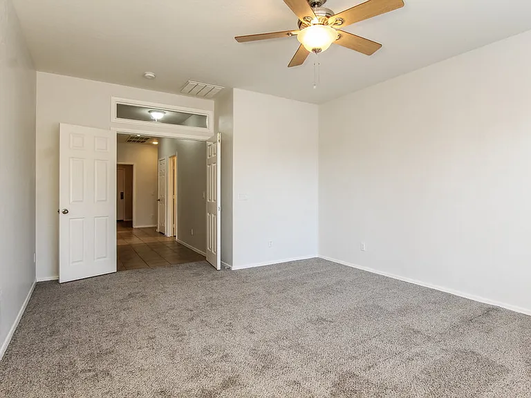 15248 W Port Royale Ln — Photo 8