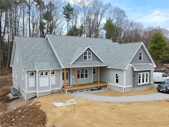 558 Haynes St, Sturbridge, MA 01566