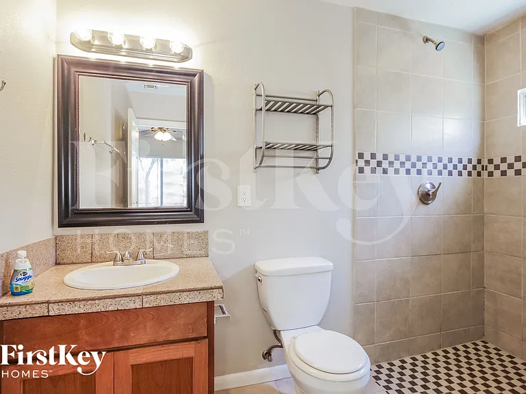 2907 E Michelle Dr — Photo 9
