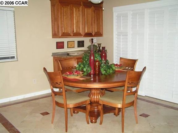 2nd image of 798 Parkway Dr