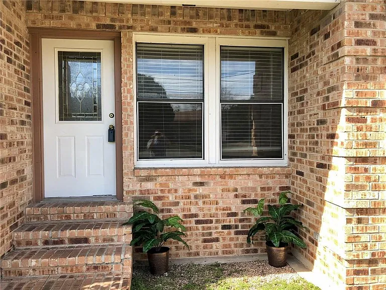 307 S Mustang Ave — Photo 9