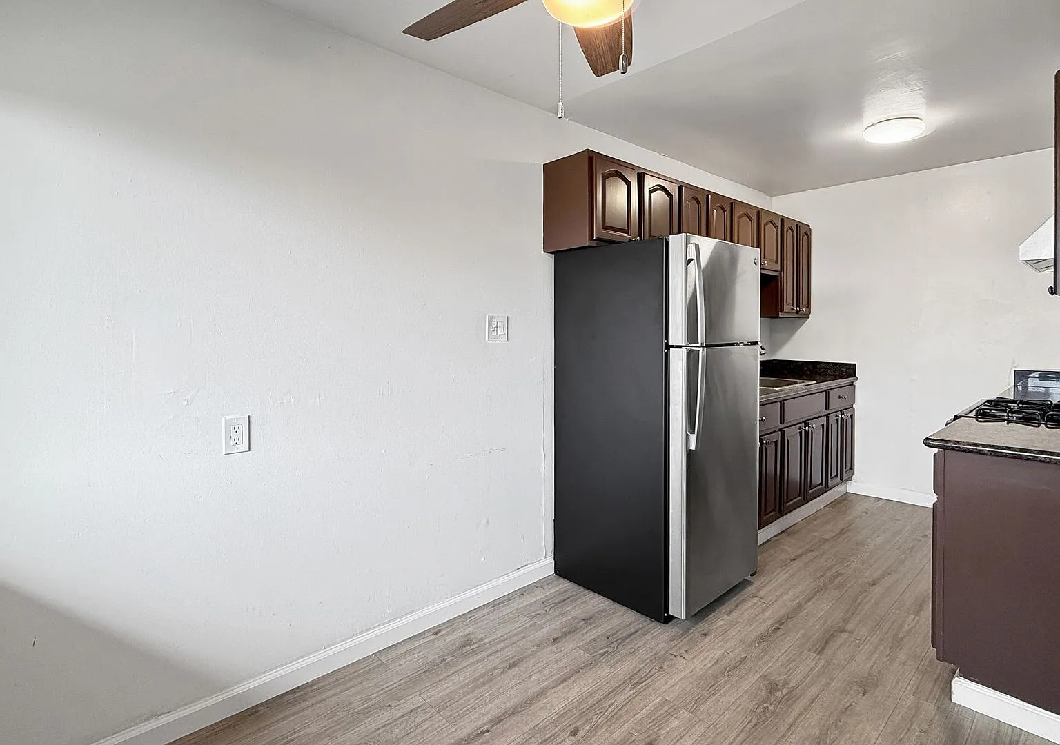 First month FREE! Fantastic Top-Floor Apartment in an Extremely Well-Maintained Gated Building — Photo 4
