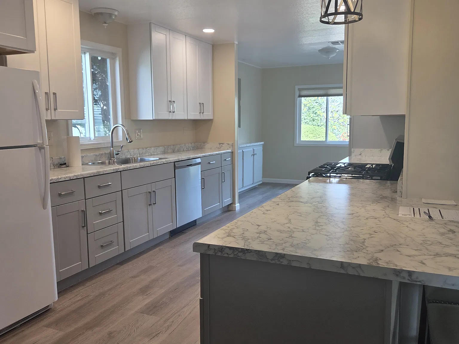 217 Regency Ct — Photo 4