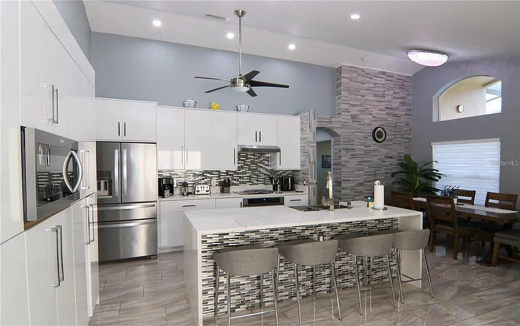 4 bed, 3.0 bath, 1981 sqft, $3,450 — Photo 2