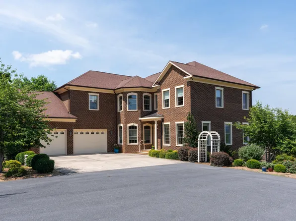 151 Buckland Dr, Lexington, VA 24450