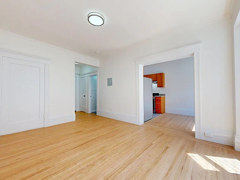 1060 Bush Street — Photo 3