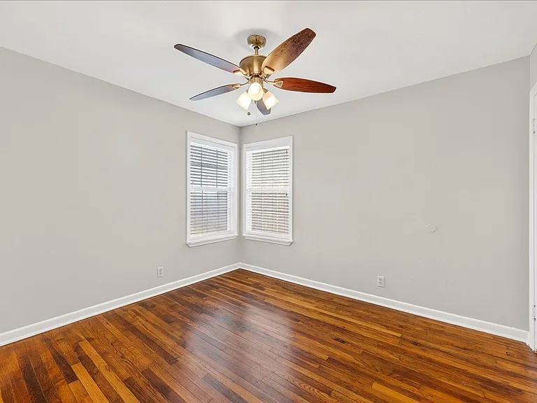 929 Ashland Dr — Photo 17