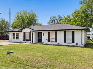 305 E Laura Ave, Quinlan, TX 75474