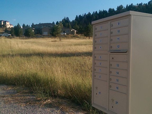 Locking mailbox