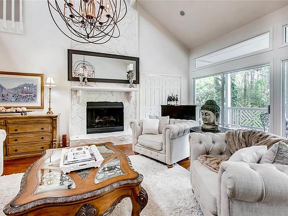 3rd image of 1737 Laurel Creek Trl SE