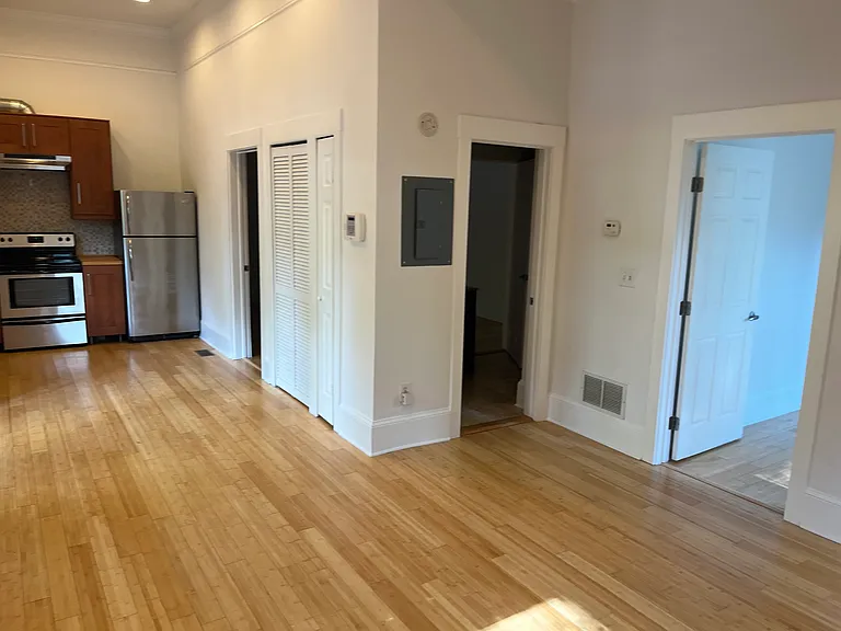 744 Saint Charles Ave NE #B — Photo 5