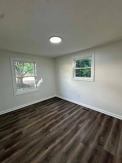 1414 Eastgate Ave NE — Photo 5