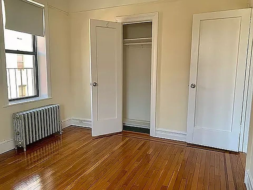 2nd image of 3752 62nd St APT 4A