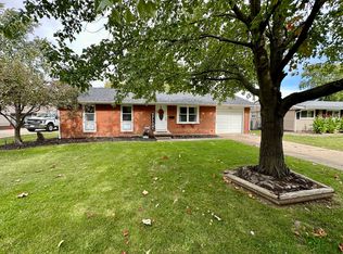 324 Rowe Dr, Bloomington, IL 61701