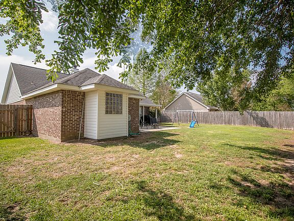 4th image of 13084 Woodbridge Ct
