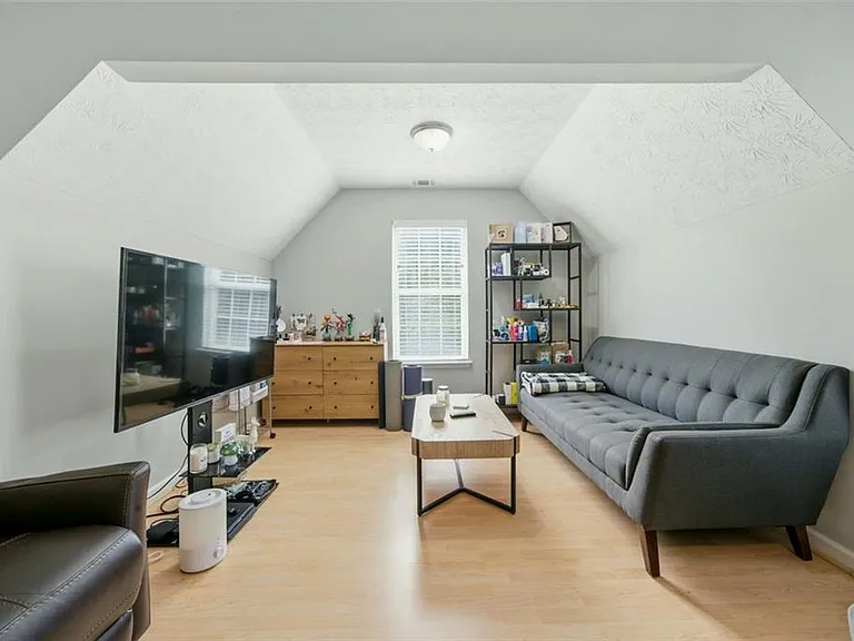 983 Aspen Dr — Photo 17