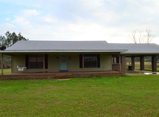 207 Freewill Church Rd, Richton, MS 39476