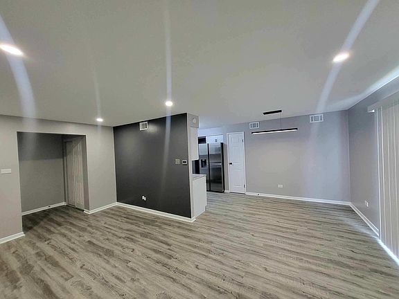 3rd image of 815 E Glenwood Lansing Rd APT 509