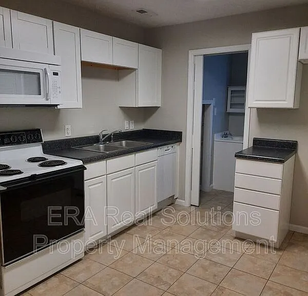 317 Bigelow St — Photo 2