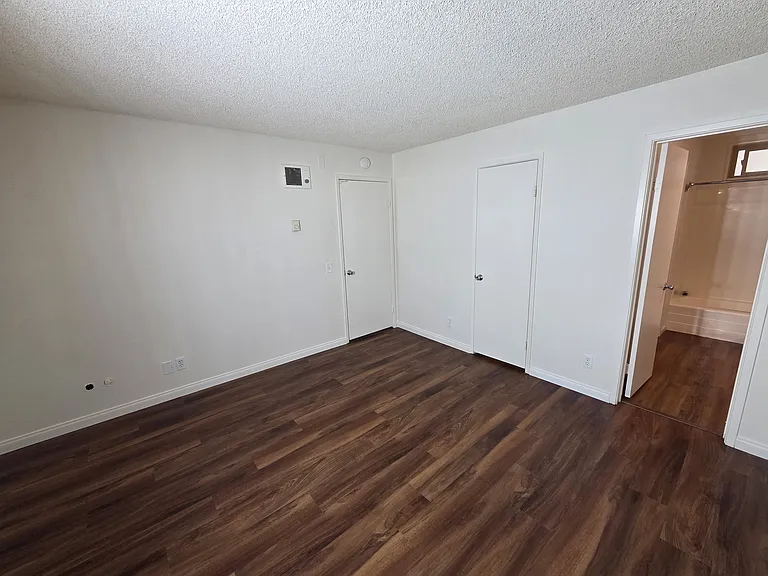 2530 Clairemont Dr #107 — Photo 11