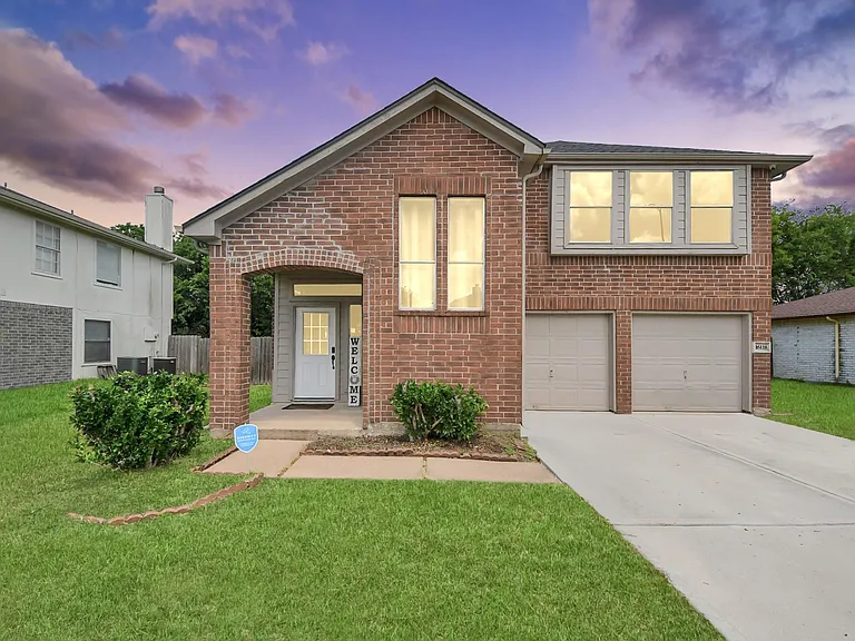 16118 Bunker Ridge Rd — Photo 1