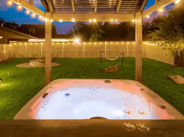 1203 Andrews St, Arlington, TX 76011