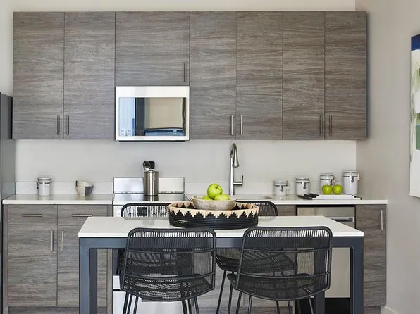 400 Claremont Avenue image 2 of 39