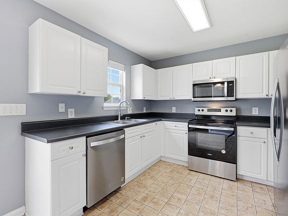 5th image of 3911 Hathaway Hills Dr