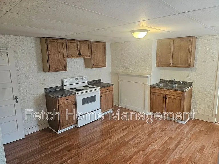 49-51 W Market St #1R — Photo 6