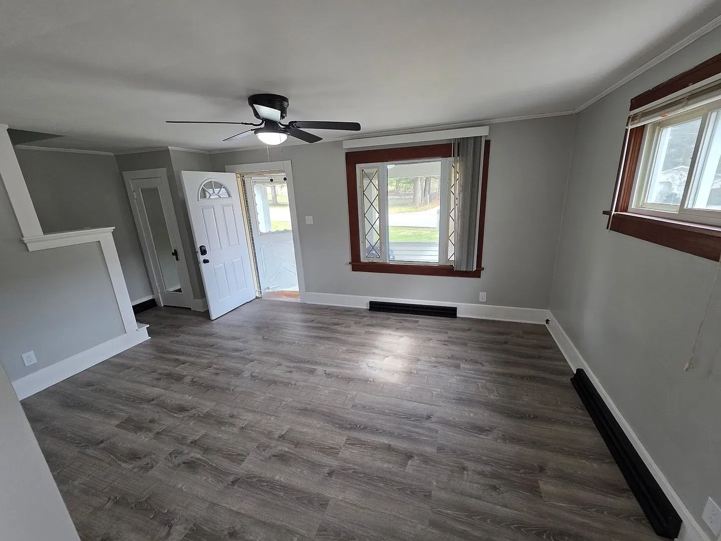 Recently Updated 2 Bedroom House Ready for Move In! — Photo 4