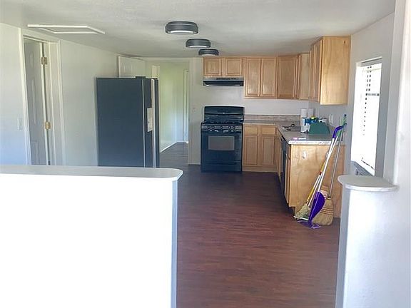 2nd image of 205 Eagle Gap Ave