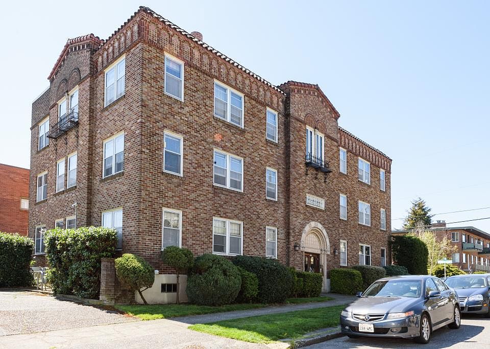 455 N 44th St Exterior