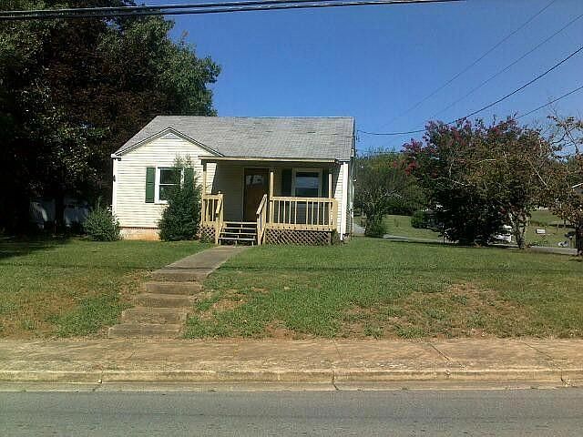 2nd image of 1317 Siam Rd