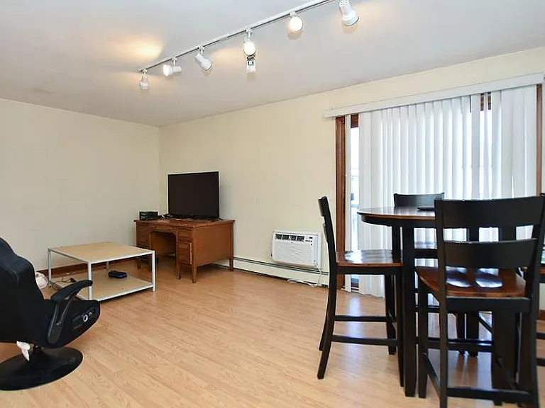 58 Village Ct #58 — Photo 7