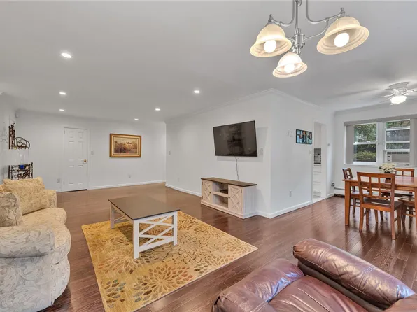 200 S. Middle Neck Road #C-3, Great Neck, NY 11021