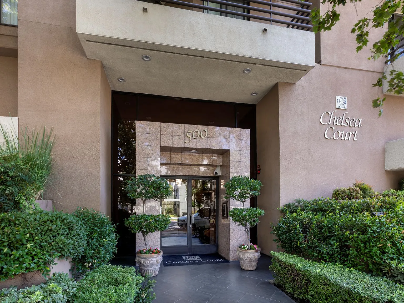Chelsea Court Apartments — Photo 3