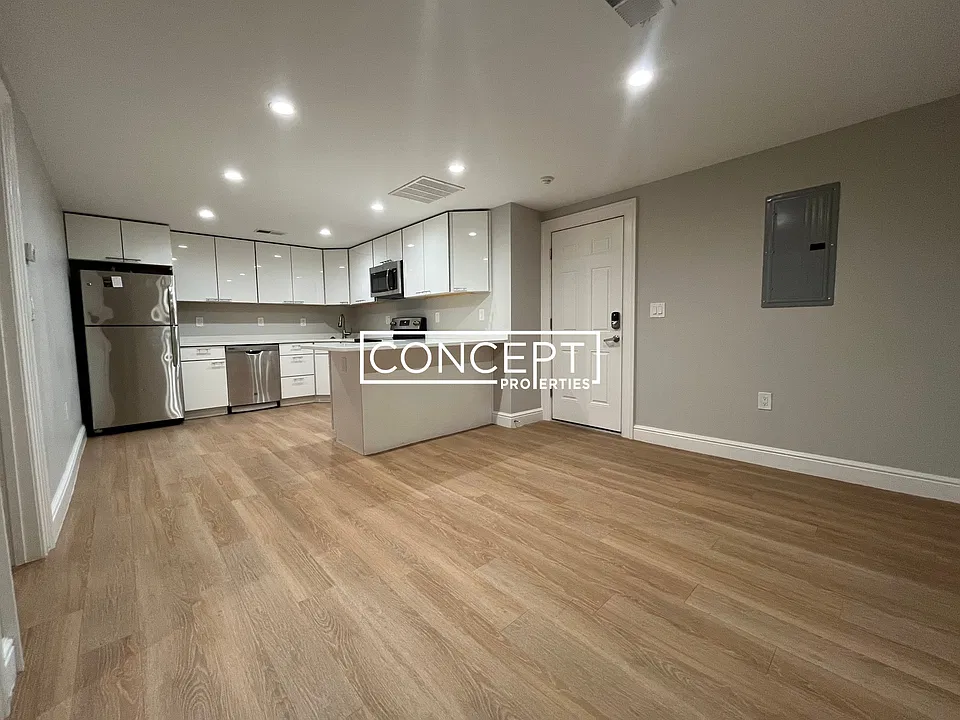 47 Bay State Rd #1B