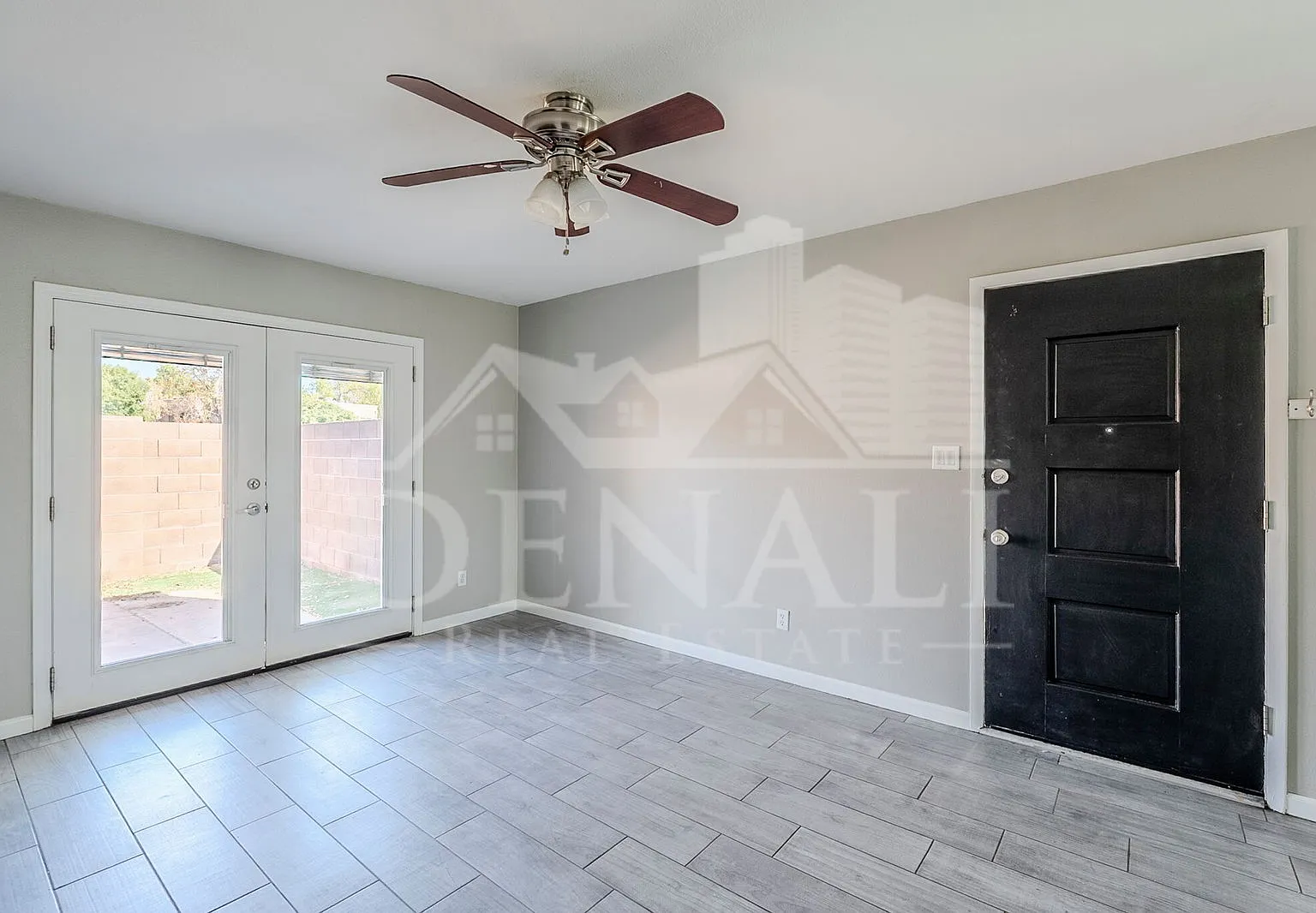 600 S Dobson Rd — Photo 4