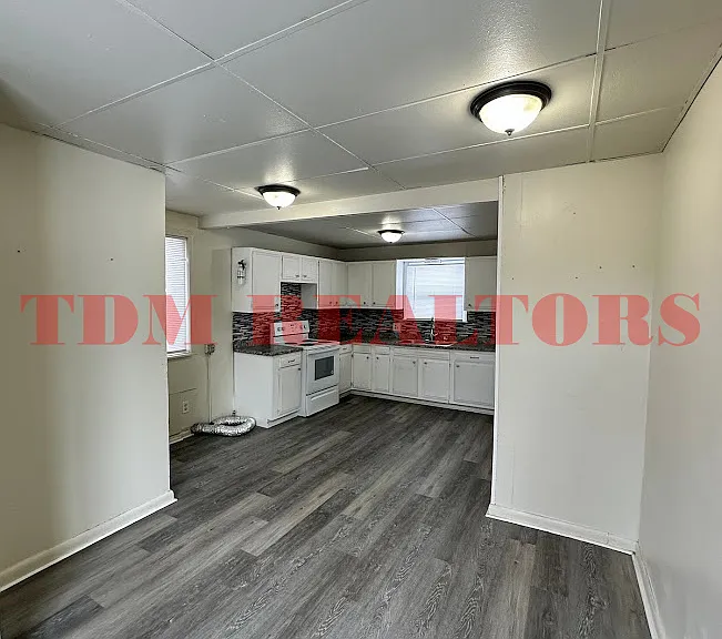 3235 Huggins Ave — Photo 4