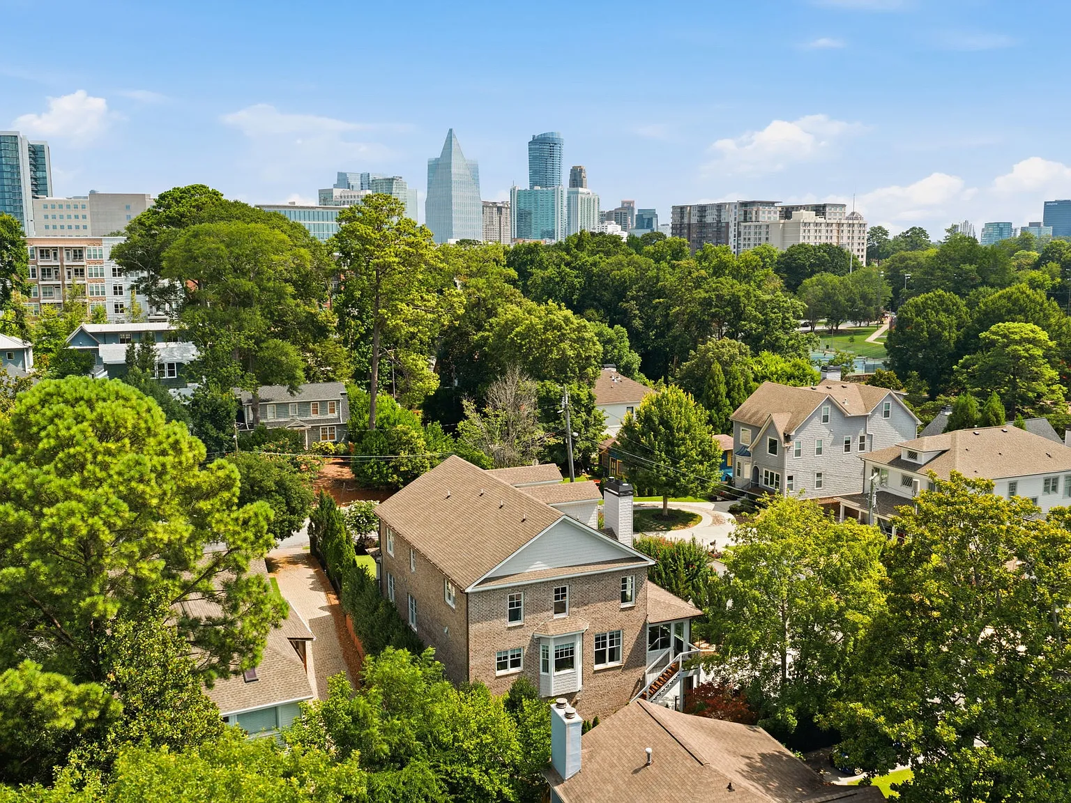 Peachtree Ave NE, Atlanta — Photo 4