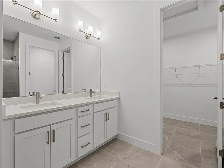 890 SW Newfield Pkwy — Photo 22