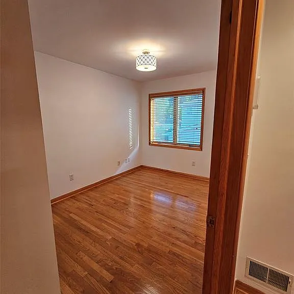 120 Johnson Ave — Photo 4