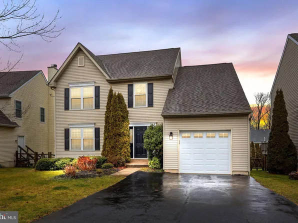 4215 Sir Andrew Cir, Doylestown, PA 18902